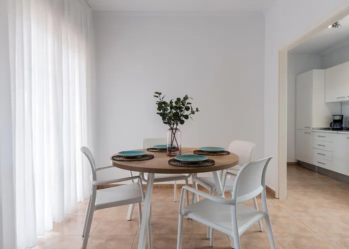 Luxury At 4 Star Διαμέρισμα *